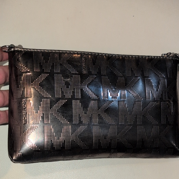 Michael Kors Pewter Logo Wristlet NWT - Picture 10 of 12
